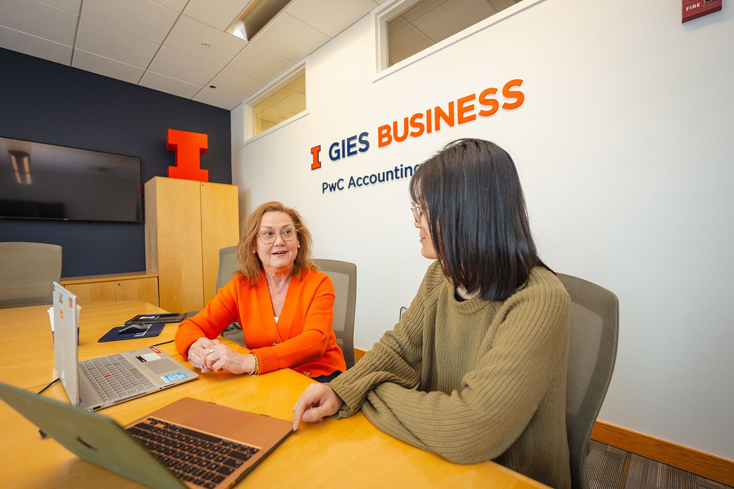 Accountancy faculty advising student