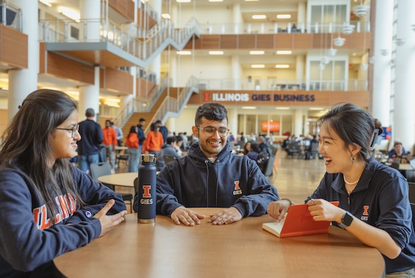 Students in the Success Lab participating in peer advising
